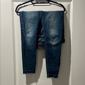 Lucky Brand Faded Dark Wash Ankle Cropped Jeans